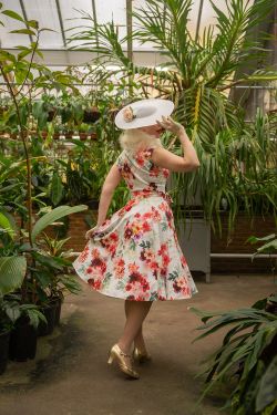 Robe rockabilly à fleurs années 50 femme