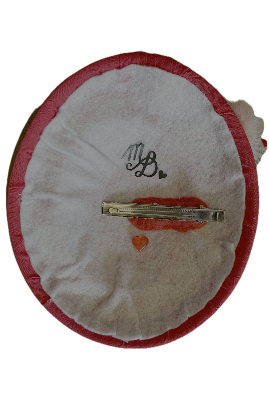Bibi rouge a fleur