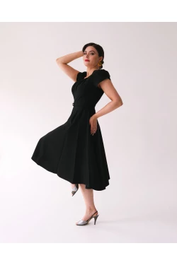 Robe année40 noire décolleté carré