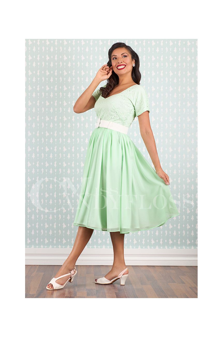 Robe bal vintage menthe dentelle decollete sweetheart manches courtes jupe evasee swing