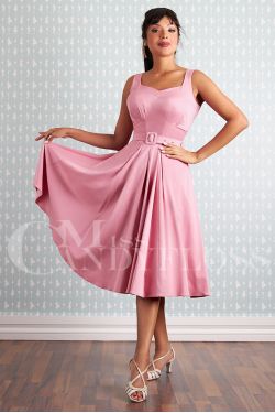 Robe rose poudre uni swing plisse corsage sweetheart ceinture assortie pin-up Miss Candyfloss