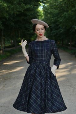 Robe vintage carreaux marine fin blanc vert swing col bateau ceinture style annees 50