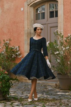 Robe tartan Black Watch vert marine swing col V noeud ceinture Hearts and Roses vintage